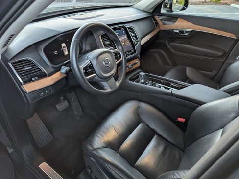 Used 2023 Volvo XC90 T8 Plus image 9