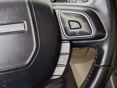 Used 2018 Land Rover Range Rover Evoque SE image 15