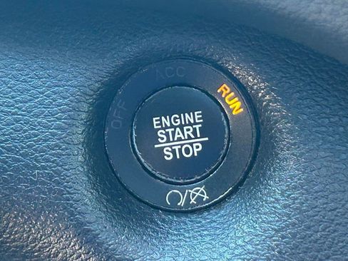 Used 2020 Jeep Cherokee Latitude Plus w/ Comfort/Convenience Group image 43