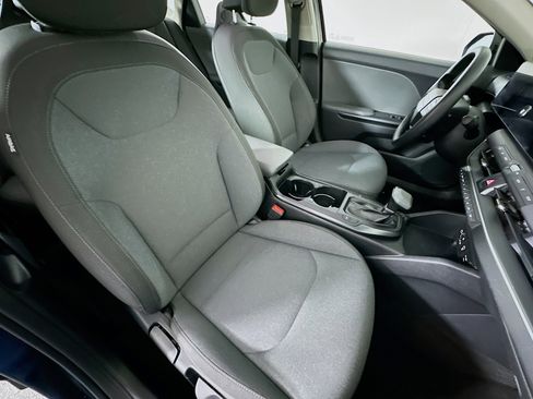 Used 2025 Kia K4 LXS image 31