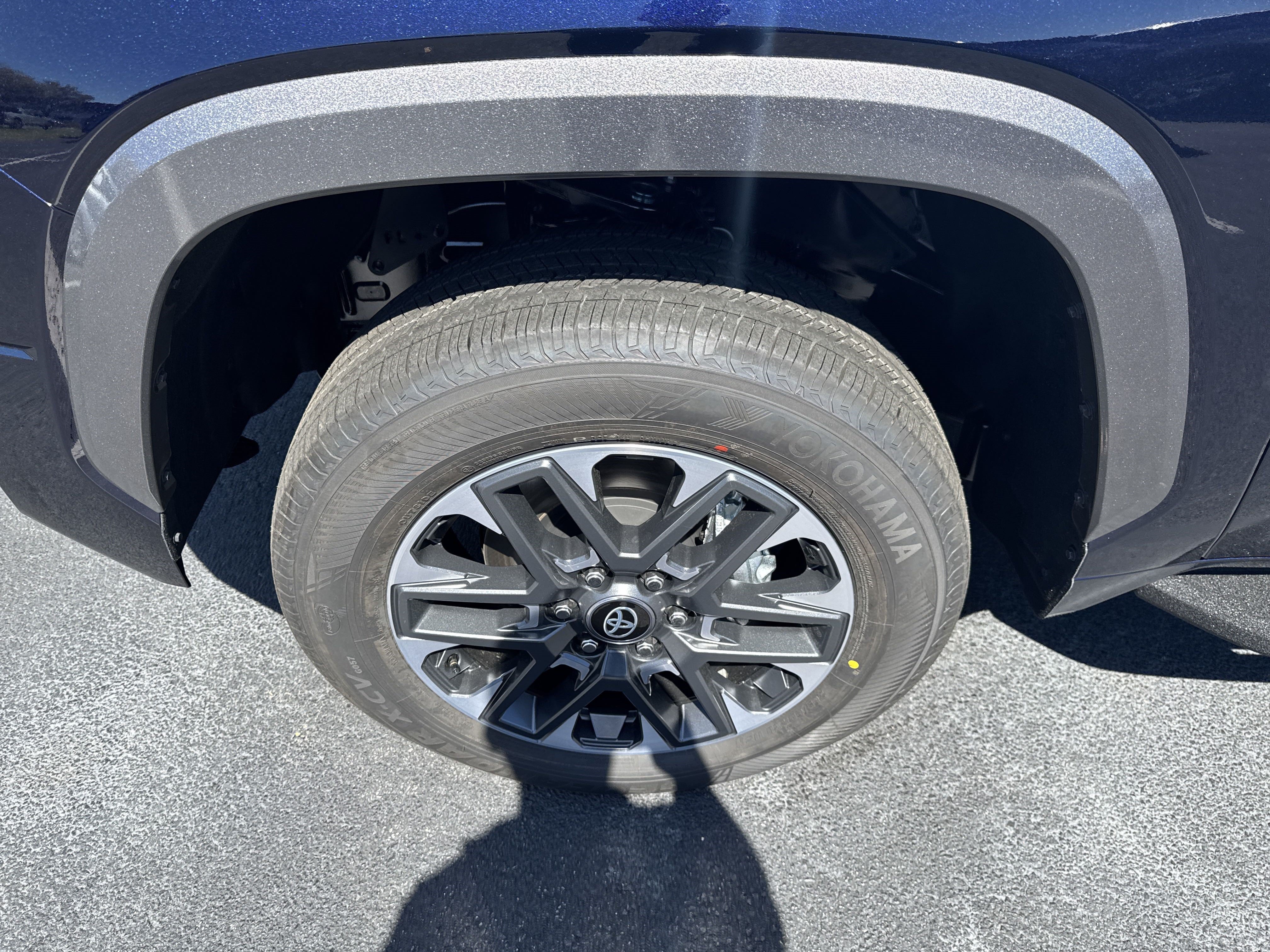 New 2025 Toyota Tundra Limited AWD/4WD image 9
