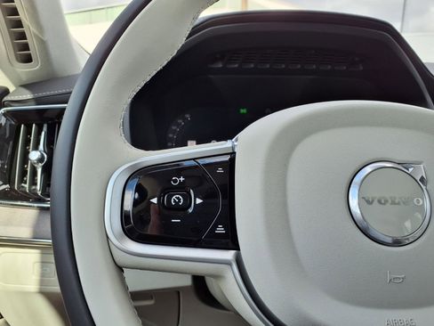 New 2026 Volvo XC90 B6 Ultra w/ Lounge Package image 18