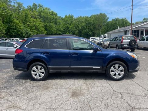 Used 2011 Subaru Outback 2.5i Premium AWD/4WD image 4