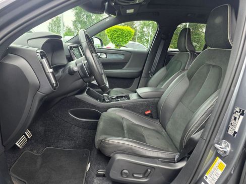 Used 2019 Volvo XC40 T5 R-Design AWD/4WD image 13