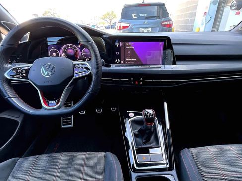 Used 2024 Volkswagen GTI SE w/ MDO Package image 18