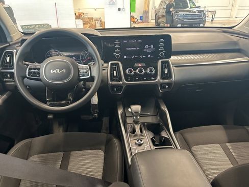 Certified 2023 Kia Sorento LX AWD/4WD image 12