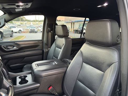Used 2023 Chevrolet Suburban LT image 16