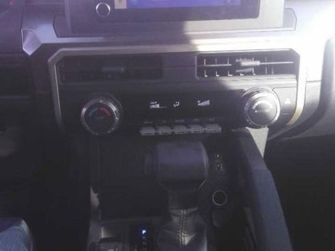 Used 2025 Toyota Tacoma SR5 image 2