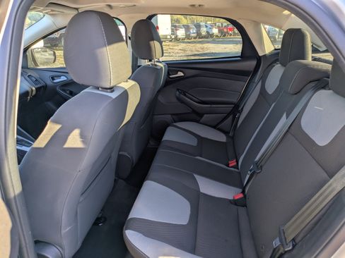 Used 2014 Ford Focus SE w/ SE Sport Package image 13