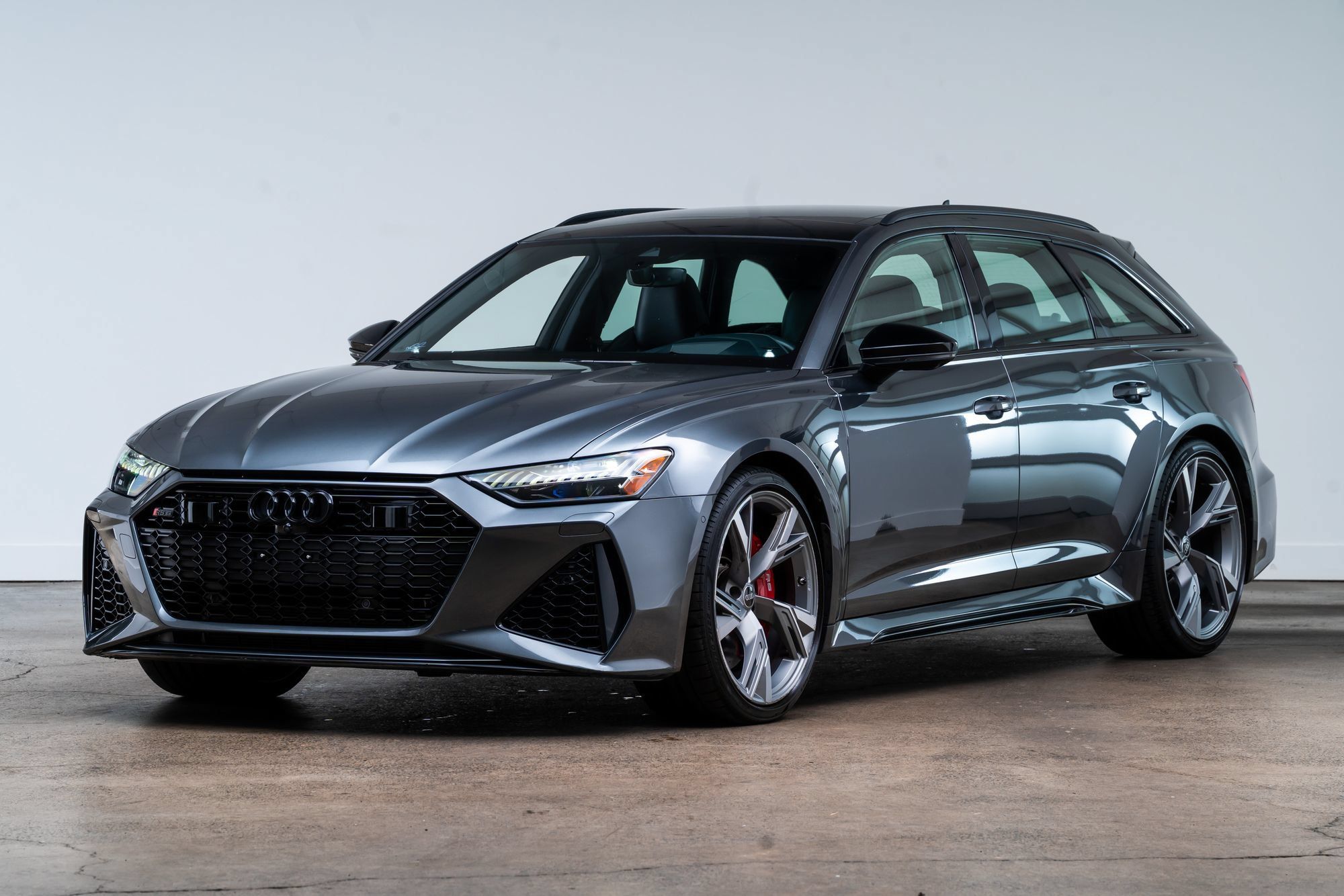 Used 2021 Audi RS 6 AWD/4WD image 3