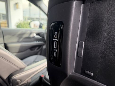 New 2026 Chrysler Pacifica Select AWD/4WD image 27