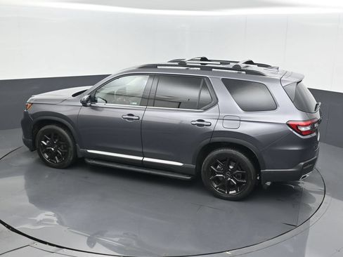 Certified 2025 Honda Pilot Touring image 15