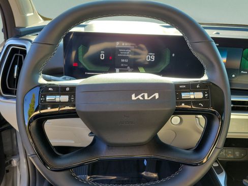 Certified 2026 Kia Sorento S FWD image 17