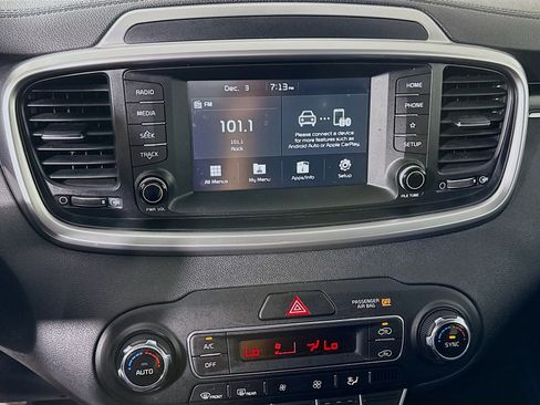 Used 2020 Kia Sorento LX w/ LX I4 Convenience Package image 18
