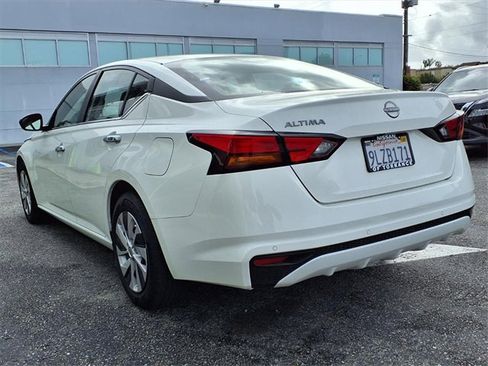 Used 2024 Nissan Altima 2.5 S image 3