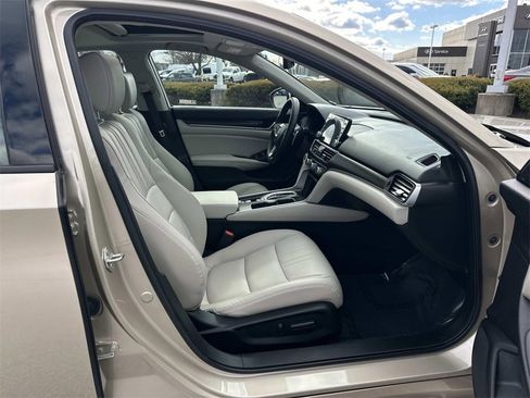 Used 2018 Honda Accord EX-L image 12