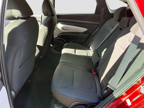Used 2024 Hyundai Tucson SE image 22