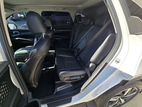 Used 2023 Kia Sorento S image 25