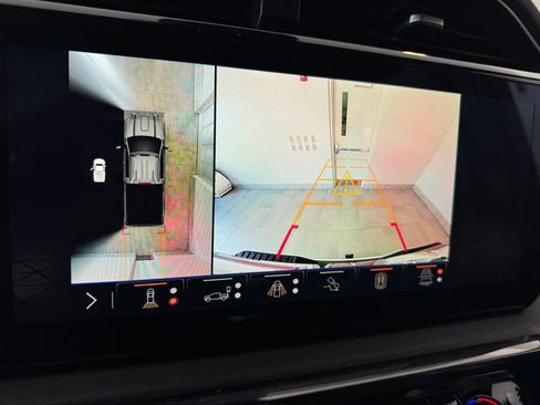 Certified 2025 GMC Sierra 2500 AT4 image 22