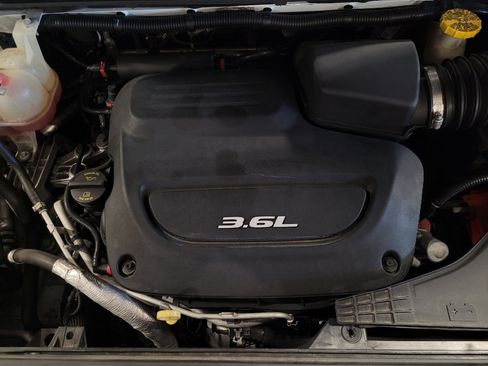 Used 2018 Chrysler Pacifica Touring Plus w/ S Appearance Package FWD image 30