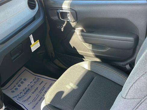 New 2025 Jeep Gladiator Sport image 14