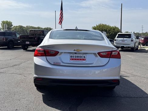 Used 2017 Chevrolet Malibu LT FWD image 6