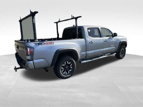 Used 2020 Toyota Tacoma TRD Off-Road w/ Technology Package AWD/4WD image 12