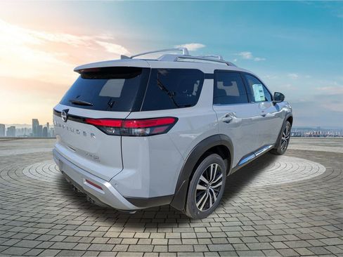 New 2025 Nissan Pathfinder Platinum w/ Cargo Package image 4