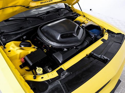 Used 2017 Dodge Challenger R/T image 44