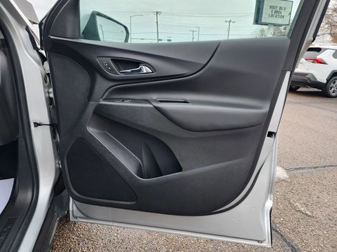 Used 2022 Chevrolet Equinox LT image 9