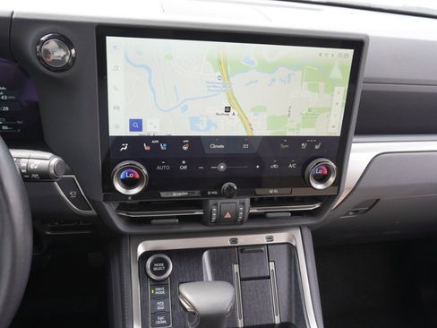 Used 2024 Lexus GX 550 image 17