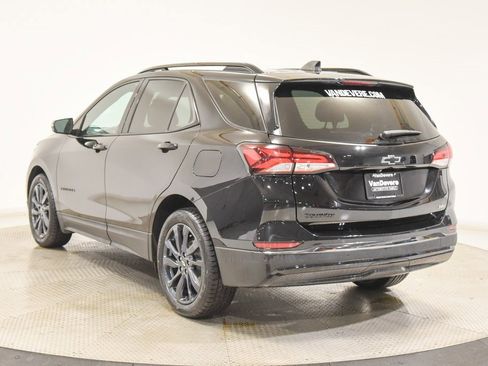 Used 2022 Chevrolet Equinox RS w/ RS Leather Package image 9