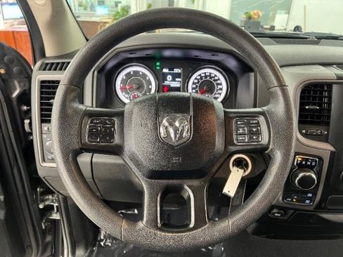 Used 2019 RAM 1500 Express w/ Express Value Package AWD/4WD image 10