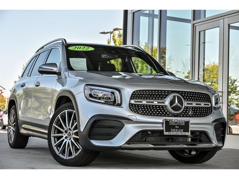Used 2022 Mercedes-Benz GLB 250 4MATIC image 1