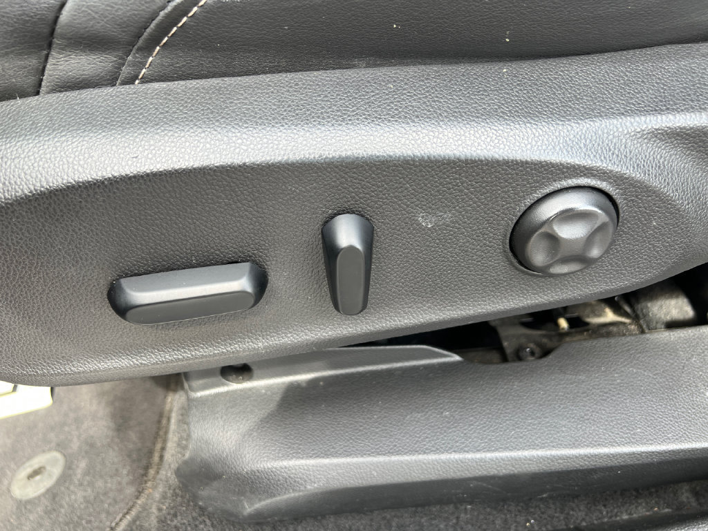 Used 2018 Buick Envision Essence AWD/4WD image 22