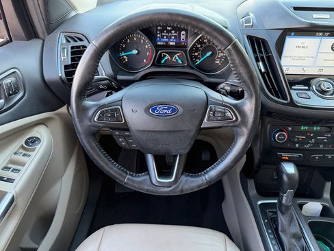 Used 2017 Ford Escape Titanium image 22