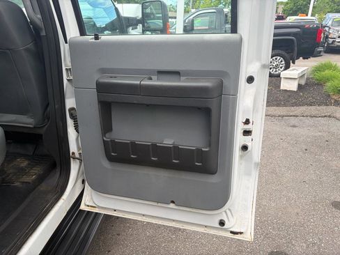 Used 2016 Ford F550 4x4 Crew Cab Super Duty image 38