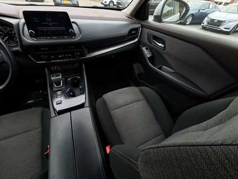 Used 2023 Nissan Rogue SV image 36