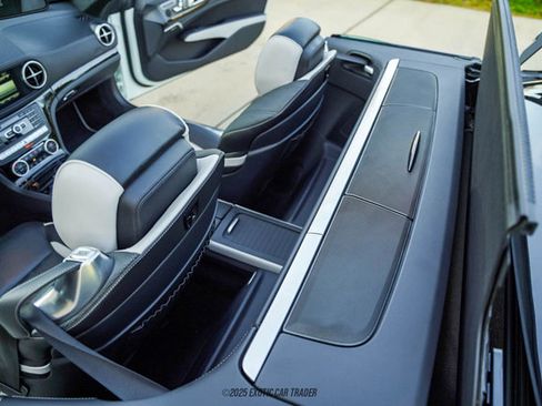 Used 2015 Mercedes-Benz SL 550 image 53