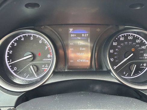 Used 2021 Toyota Camry SE FWD image 16