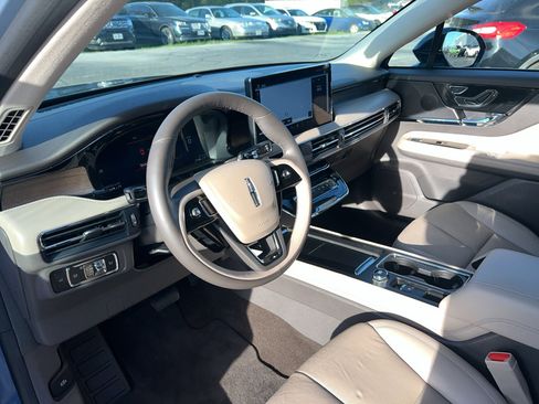 Certified 2023 Lincoln Corsair Reserve image 11