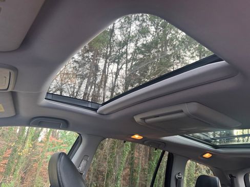 Used 2016 Honda Pilot Elite image 24