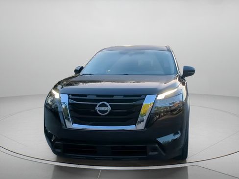 Used 2024 Nissan Pathfinder SV FWD image 8