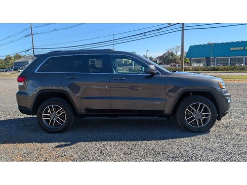 Used 2020 Jeep Grand Cherokee Laredo w/ Laredo X Package image 8
