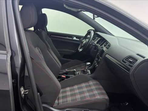 Used 2017 Volkswagen GTI SE FWD image 22
