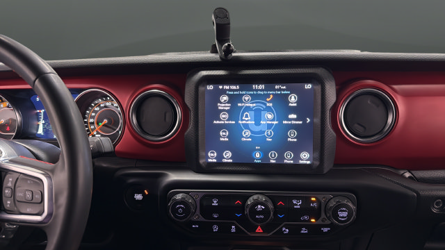 Used 2023 Jeep Wrangler Unlimited Rubicon w/ LED Lighting Group AWD/4WD image 12