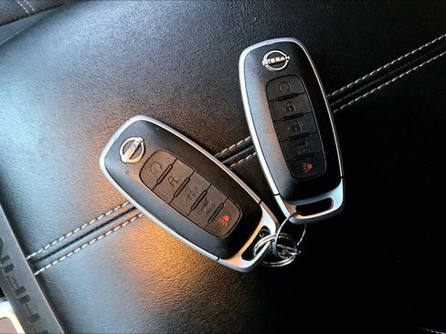 Used 2023 Nissan Pathfinder Platinum image 35