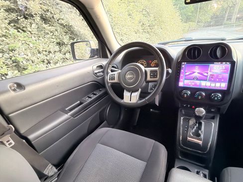 Used 2014 Jeep Patriot Latitude AWD/4WD image 27
