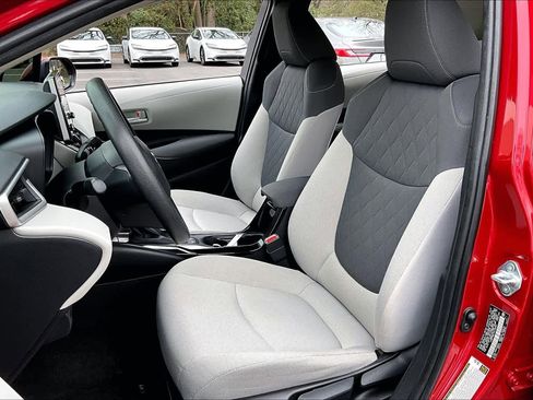 Used 2021 Toyota Corolla LE image 8