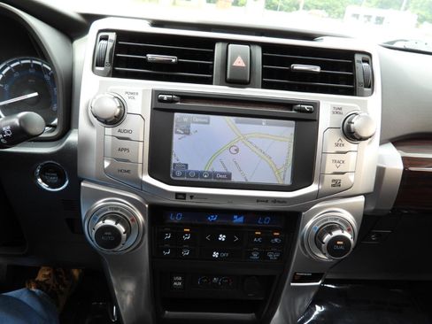 Used 2017 Toyota 4Runner Limited AWD/4WD image 59